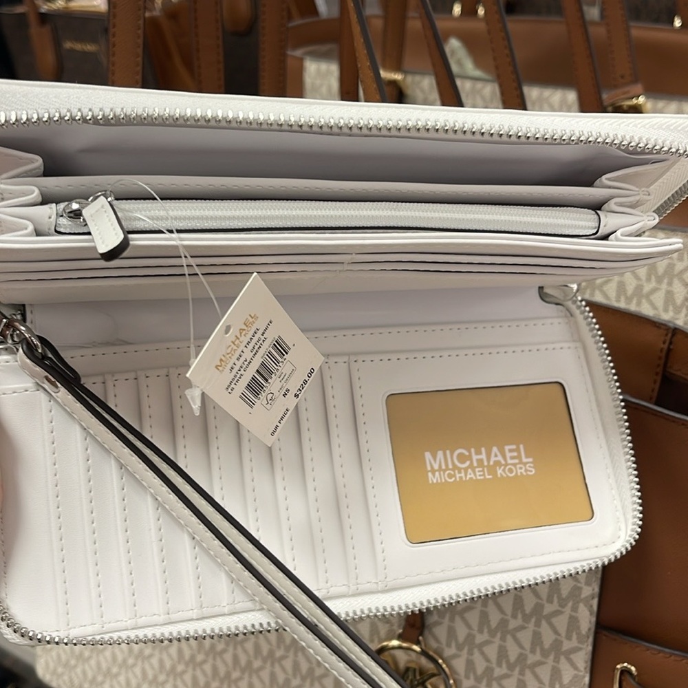 MICHAEL KORS Continental Wristlet Phone Case Wallet 
Optic White 
NWT - Picture 5 of 16